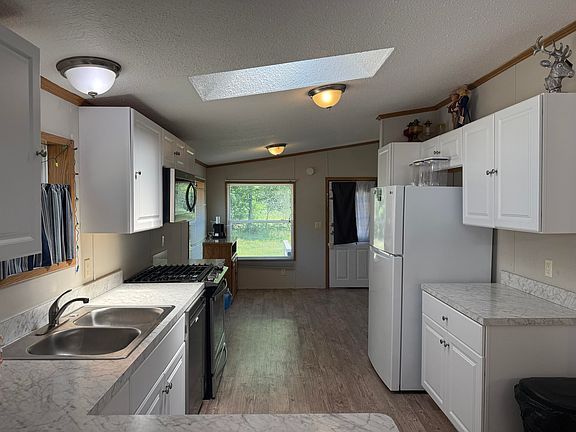 5th image of 679 Lake James Dr