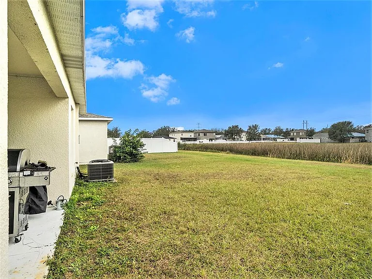 7833 Carriage Pointe Dr — Photo 22