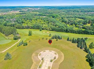 1400 Foxfire Ct, Waupaca, WI 54981