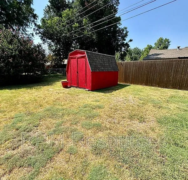 405 Walnut Ave — Photo 21