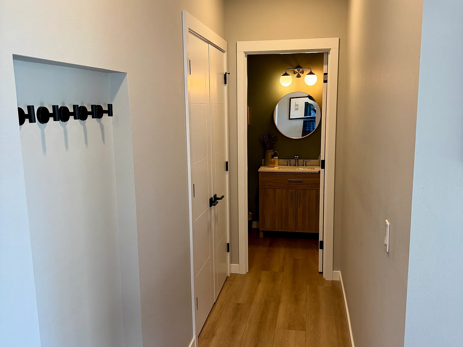 3 bed, 2.5 bath, 1974 sqft, $4,000 — Photo 4