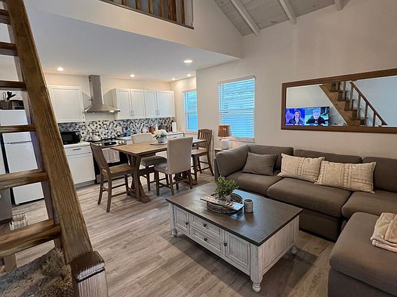 5th image of 1811 Central Ave #2
