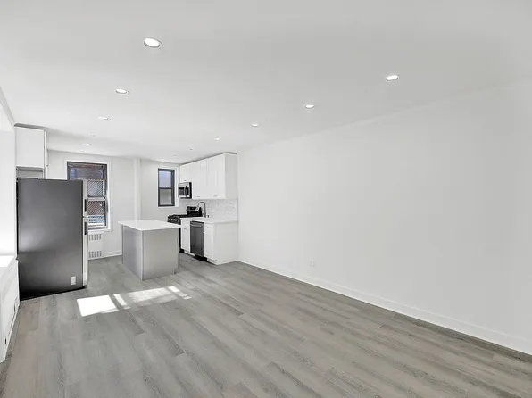 61 Oliver St APT 1T, Brooklyn, NY 11209