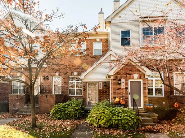 1910 Campau Farms Cir, Detroit, MI 48207