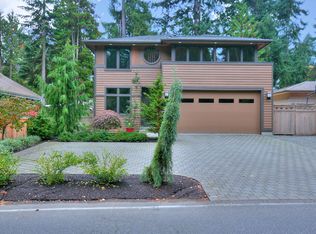 2711 104th Ave SE, Beaux Arts Village, WA 98004