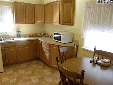 3rd image of 14614 Orchard Park Ave