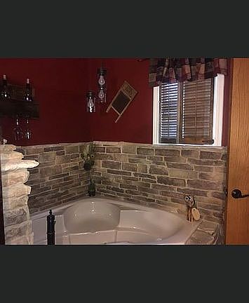 3rd image of 1313 Shontz Dr