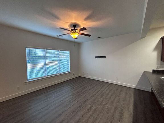 4th image of 585 Polo Way