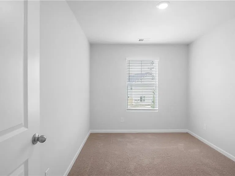 371 Lanier Cir — Photo 23