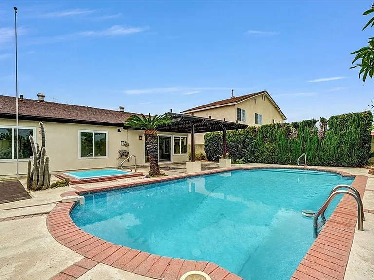 16560 Elm Haven Dr — Photo 30