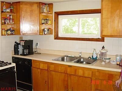 5th image of 10517 Locust Ave