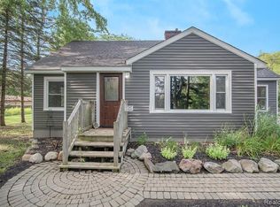 1108 W Grand Blanc Rd, Grand Blanc, MI 48439