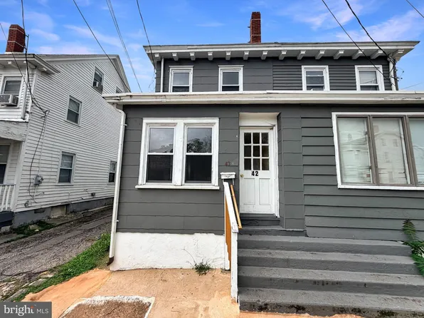42 Myrtle St, Bridgeton, NJ 08302
