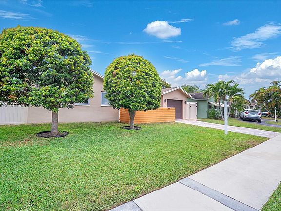 3rd image of 22599 SW 65th Ave