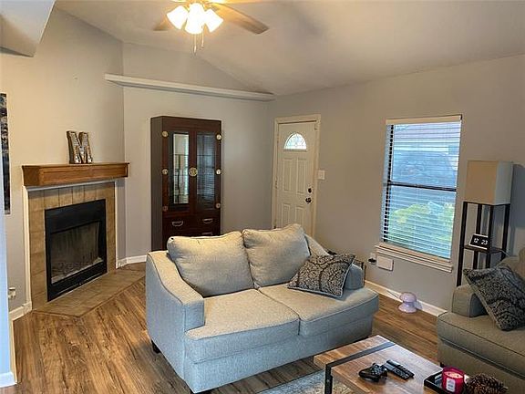 4th image of 3627 Alexandria Dr