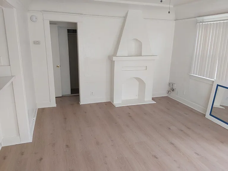 DGD 371-79 Walnut — Photo 14