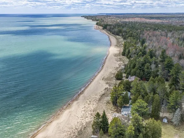 3632 S Lake Michigan Dr, Sturgeon Bay, WI 54235