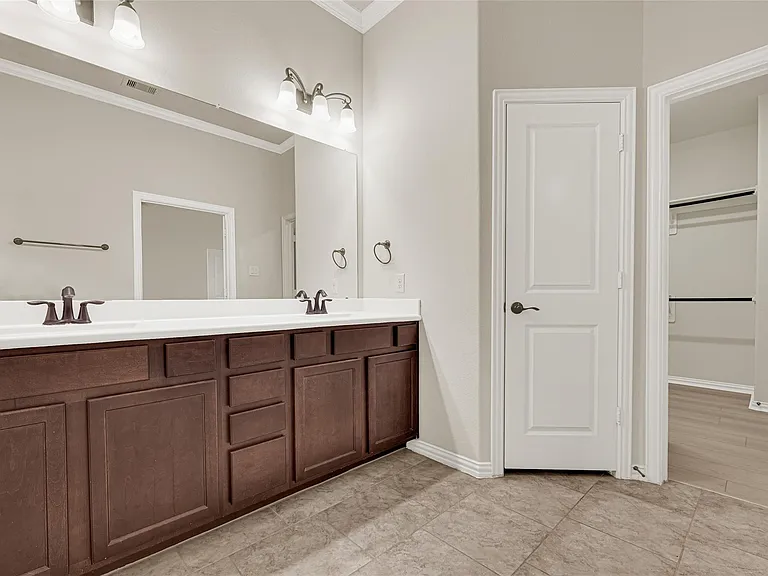 2414 Willow Fall Ln — Photo 15