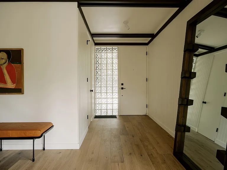 5649 Valley Oak Dr — Photo 3