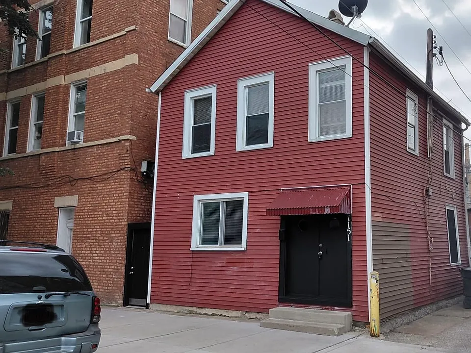 1151 W 19th St