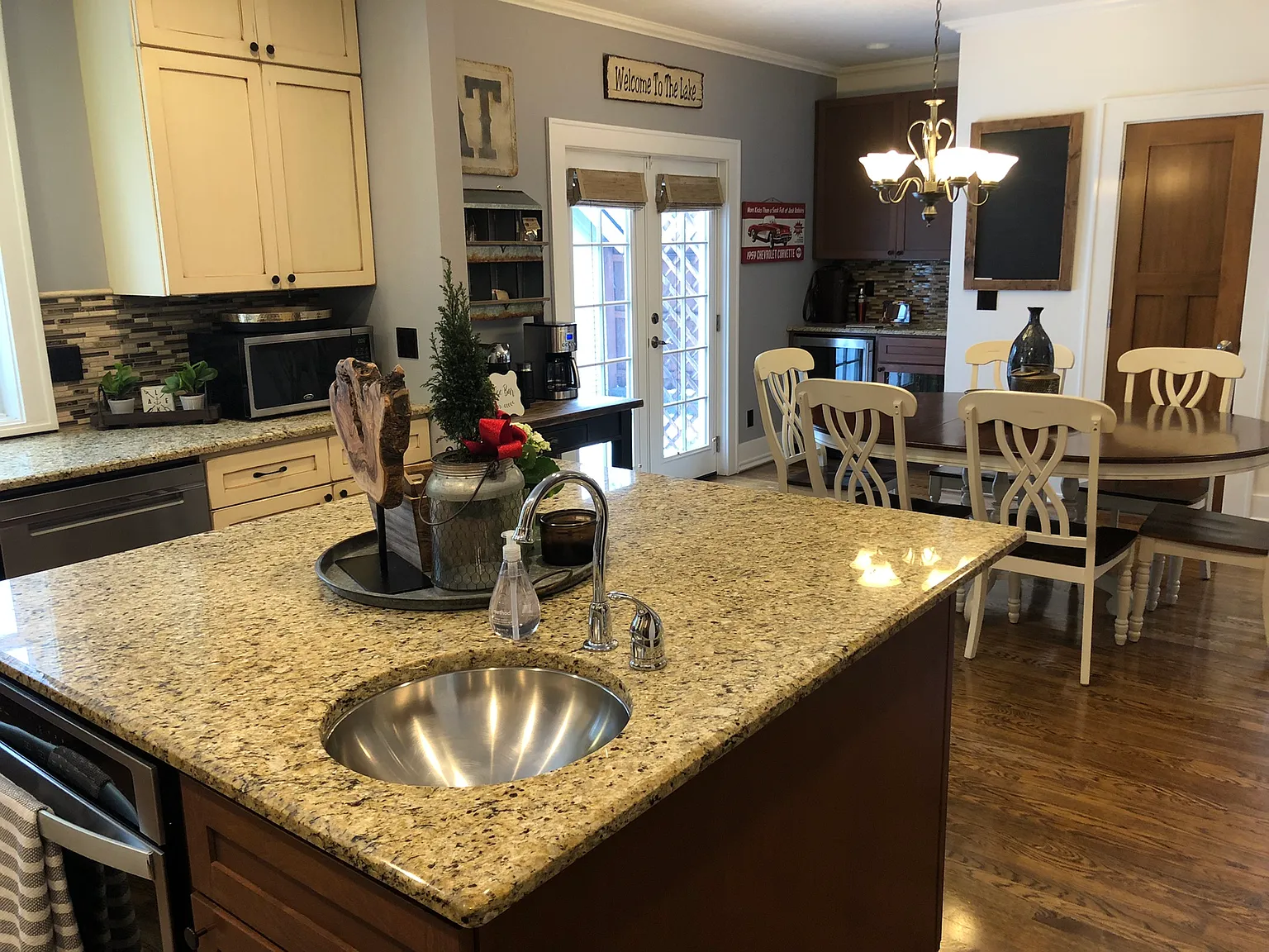 4 bed, 2366 sqft, $2,900 — Photo 4