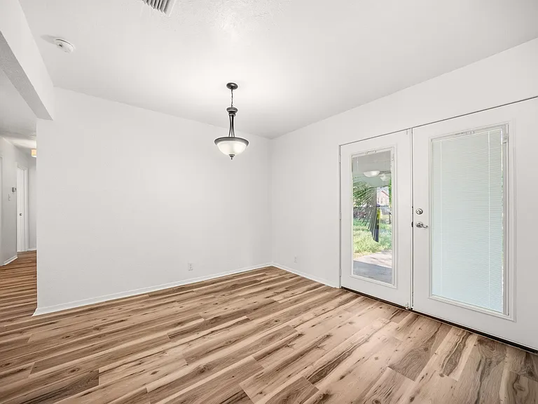 111 Sandy Ln — Photo 17