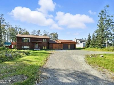 240 Eisenhower Ln, Kenai, AK, 99611