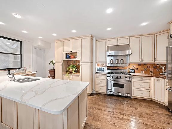 2nd image of 535 W 110th St #2GH