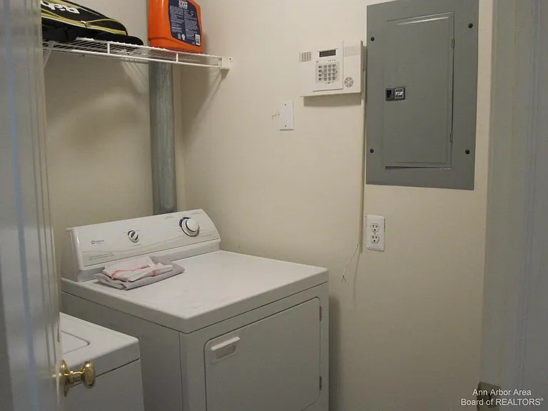 2806 Barclay Way — Photo 10