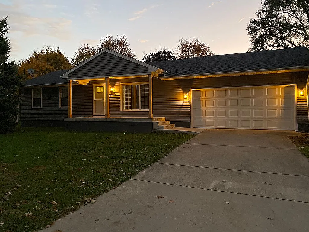 1045 Bryant Ave photo 1