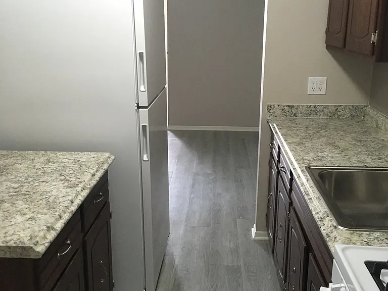 Stoney Creek Apartments — Photo 43
