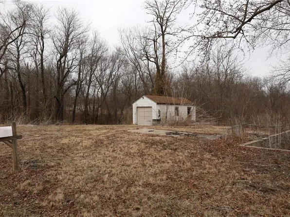 203 N Adams St, Freeman, MO 64746