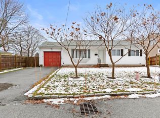 11 Meadow Rd, Portsmouth, NH 03801