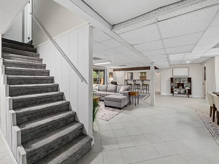 Garden Lane Dr — Photo 33