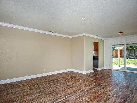 5th image of 4424 Palm Ave