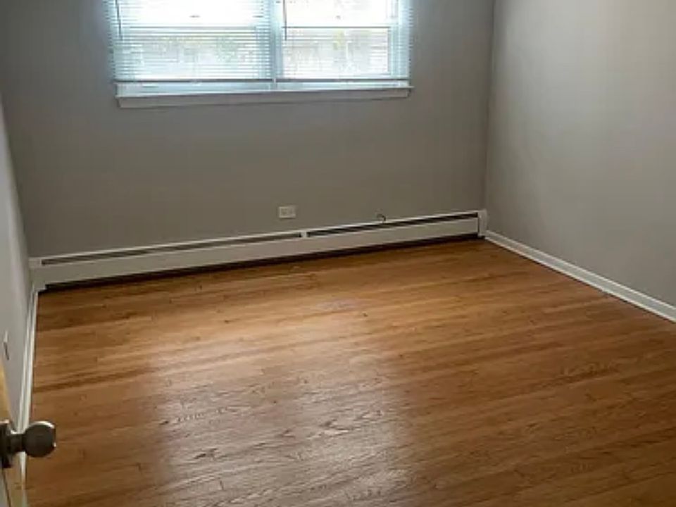 2nd image of 2511 119th St #1E