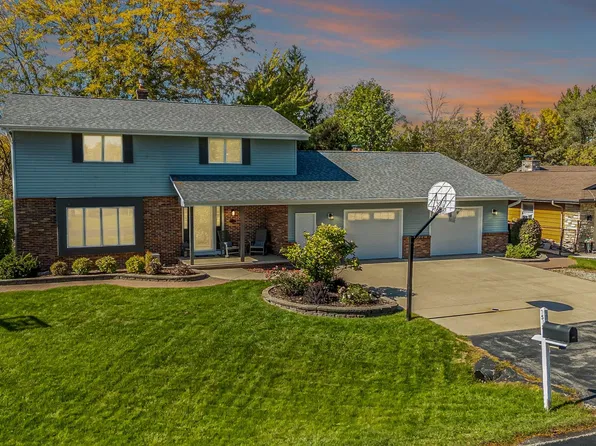 2543 W Sunnyview Cir, Appleton, WI 54914