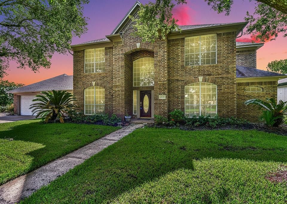 1st image of 3028 Country Club Dr