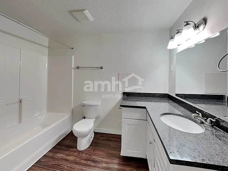 4384 N Maple Dr — Photo 14