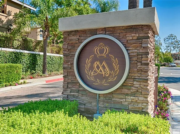 1055 S Saint Tropez Ave, Anaheim, CA 92808