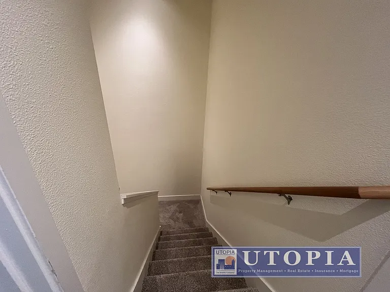 Beautiful and Spacious 3-bedroom, 3.5-bathroom Townhouse Located in the heart of Seabright. — Photo 20