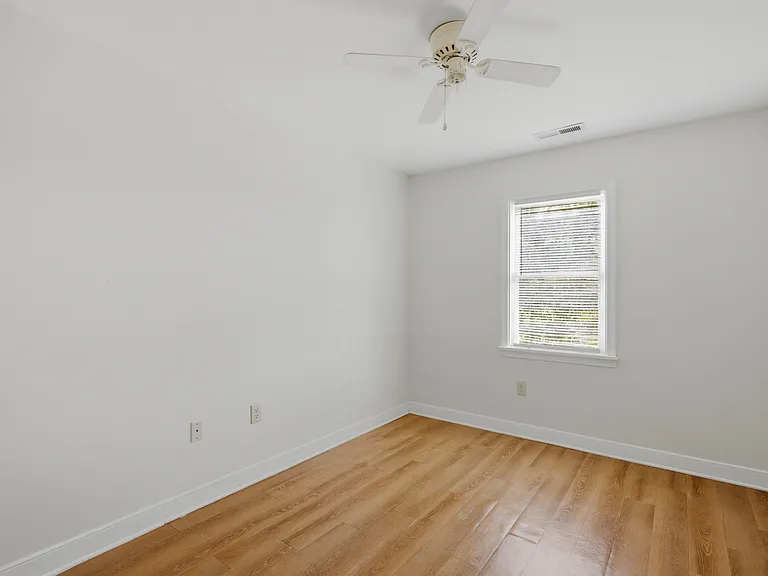 1706 W Moore St — Photo 30