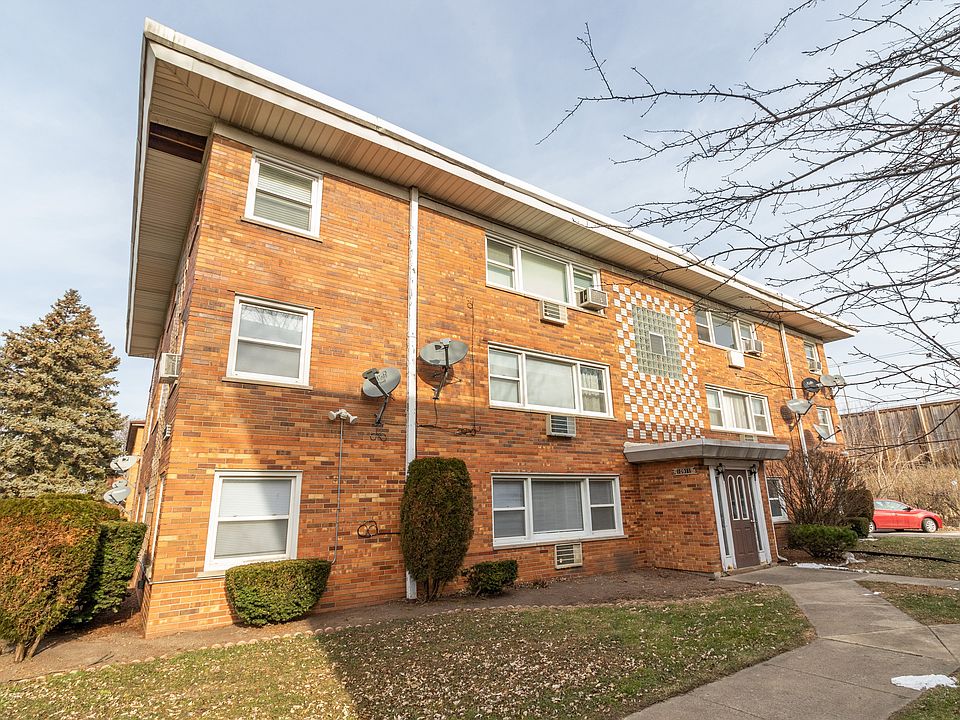 1st image of 10911 S Lloyd Dr APT 4