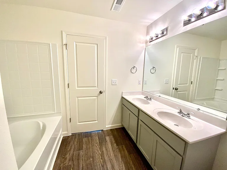 3912 Bissett Way — Photo 48