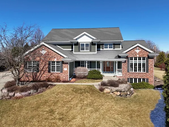 2996 Sahara Cir, Fitchburg, WI 53711