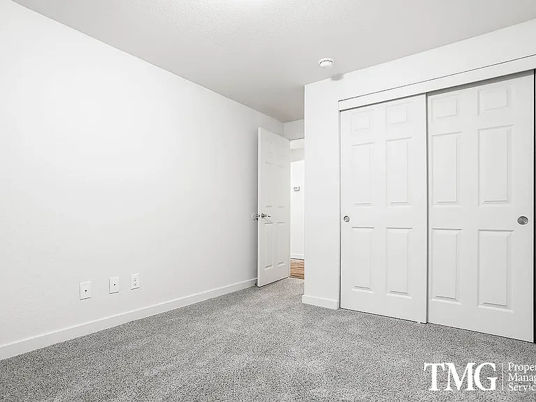 River View Apartments — Photo 14