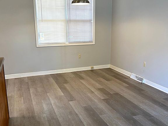 4th image of 314 Barry Dr