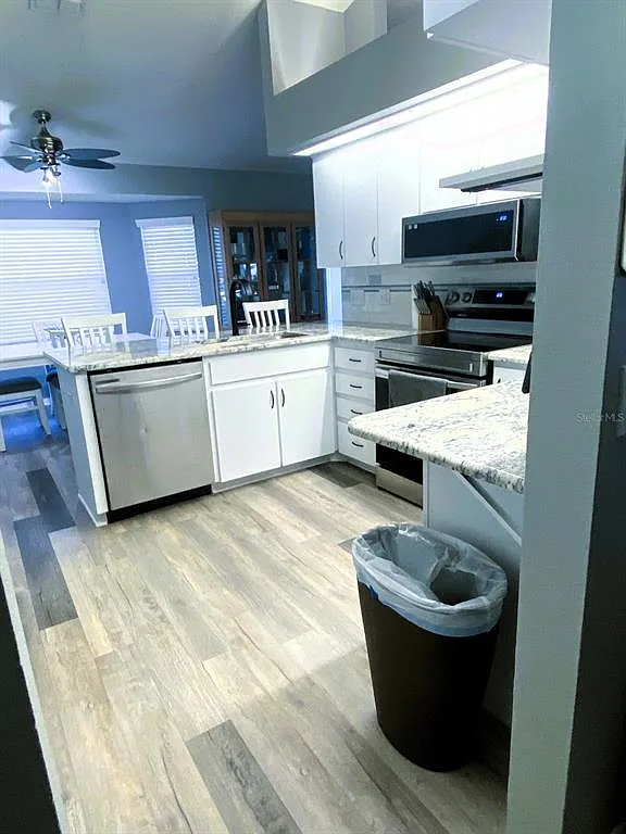 3 bed, 2.0 bath, 1400 sqft, $2,350 — Photo 3