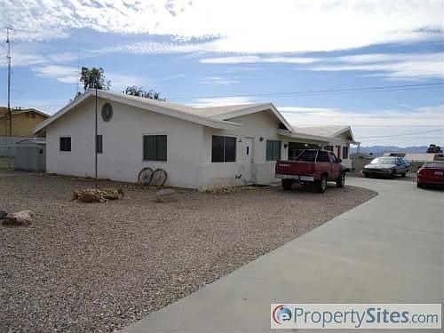 2nd image of 2940 Arabian Dr
