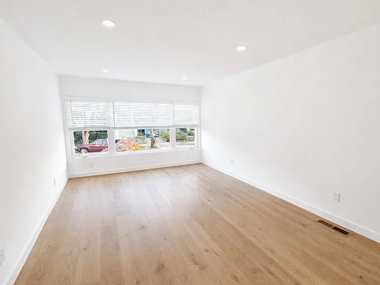 2045 Emerson St — Photo 2